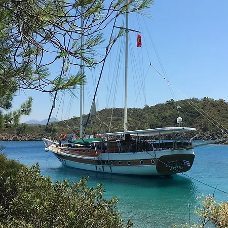 Omerbey Yacht *