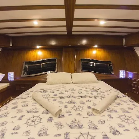 船屋 Omerbey Yacht *
