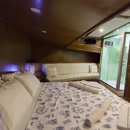 Omerbey Yacht 博德鲁姆