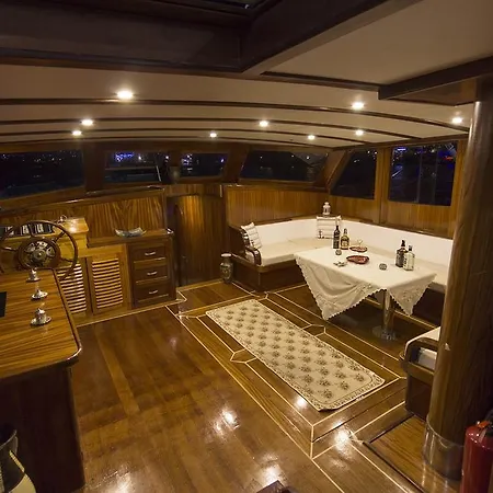 Omerbey Yacht * 博德鲁姆
