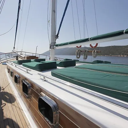 Omerbey Yacht Hotel na wodzie Bodrum